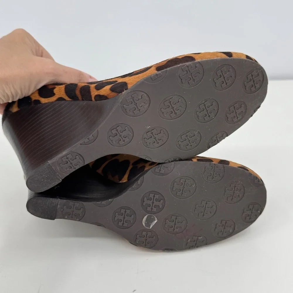 TORY BURCH Leopard Pony Hair / Gold Logo High Wedge Heel Sz 6.5